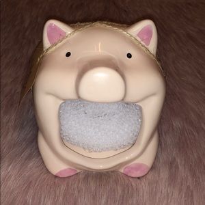 HOME ESSENTIALS  |  Pig Scrubby Holder